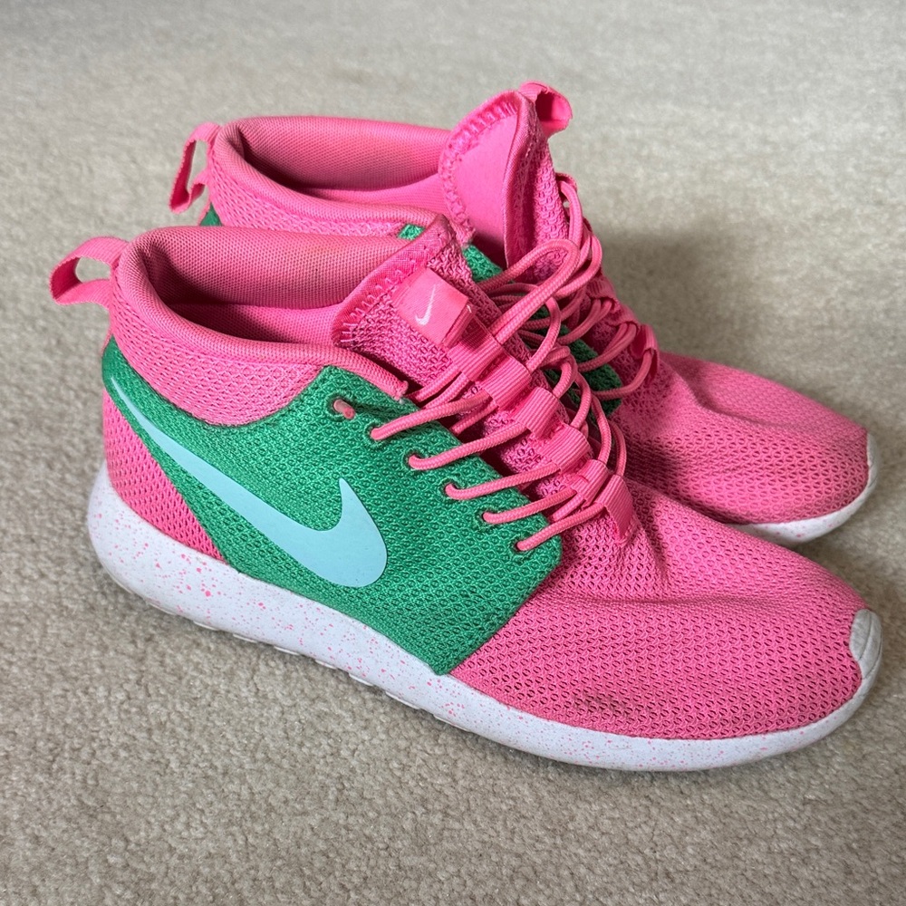 Nike Women's Pink & Mint Green Mesh Running Sneakers